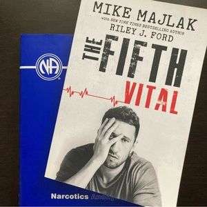 2 NA Recovery books ❤️‍🩹